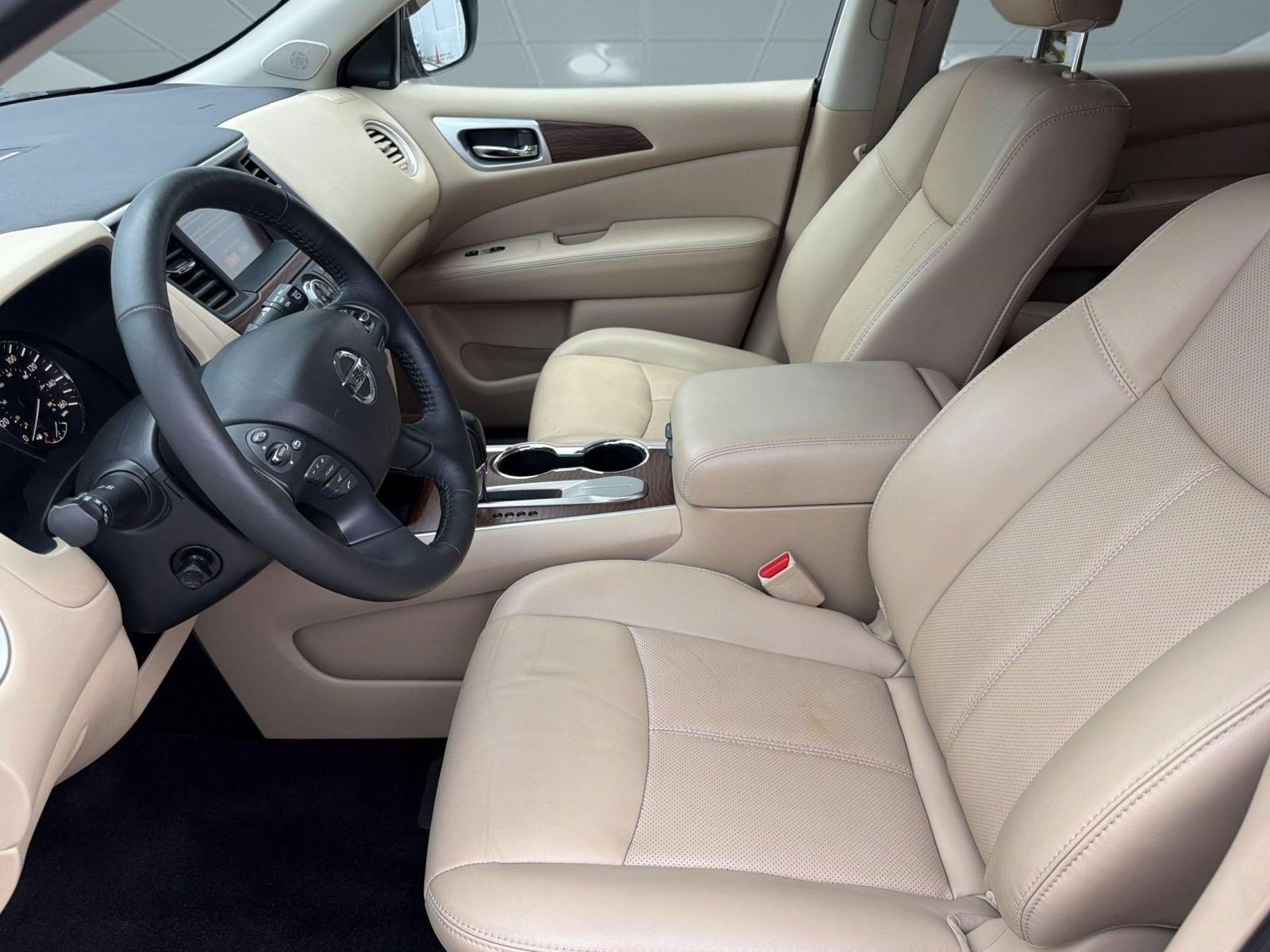 Used 2019 Nissan Pathfinder Platinum w/ Cargo Package FWD image 5