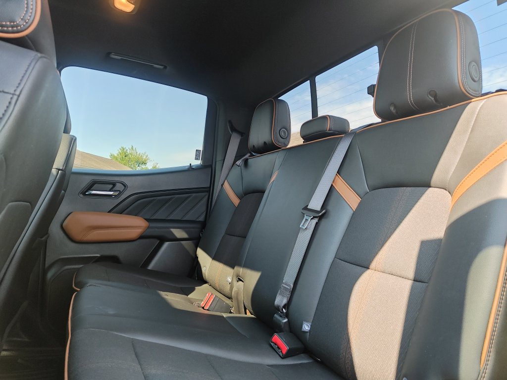 Used 2023 GMC Canyon AT4 w/ Technology Package AWD/4WD image 16