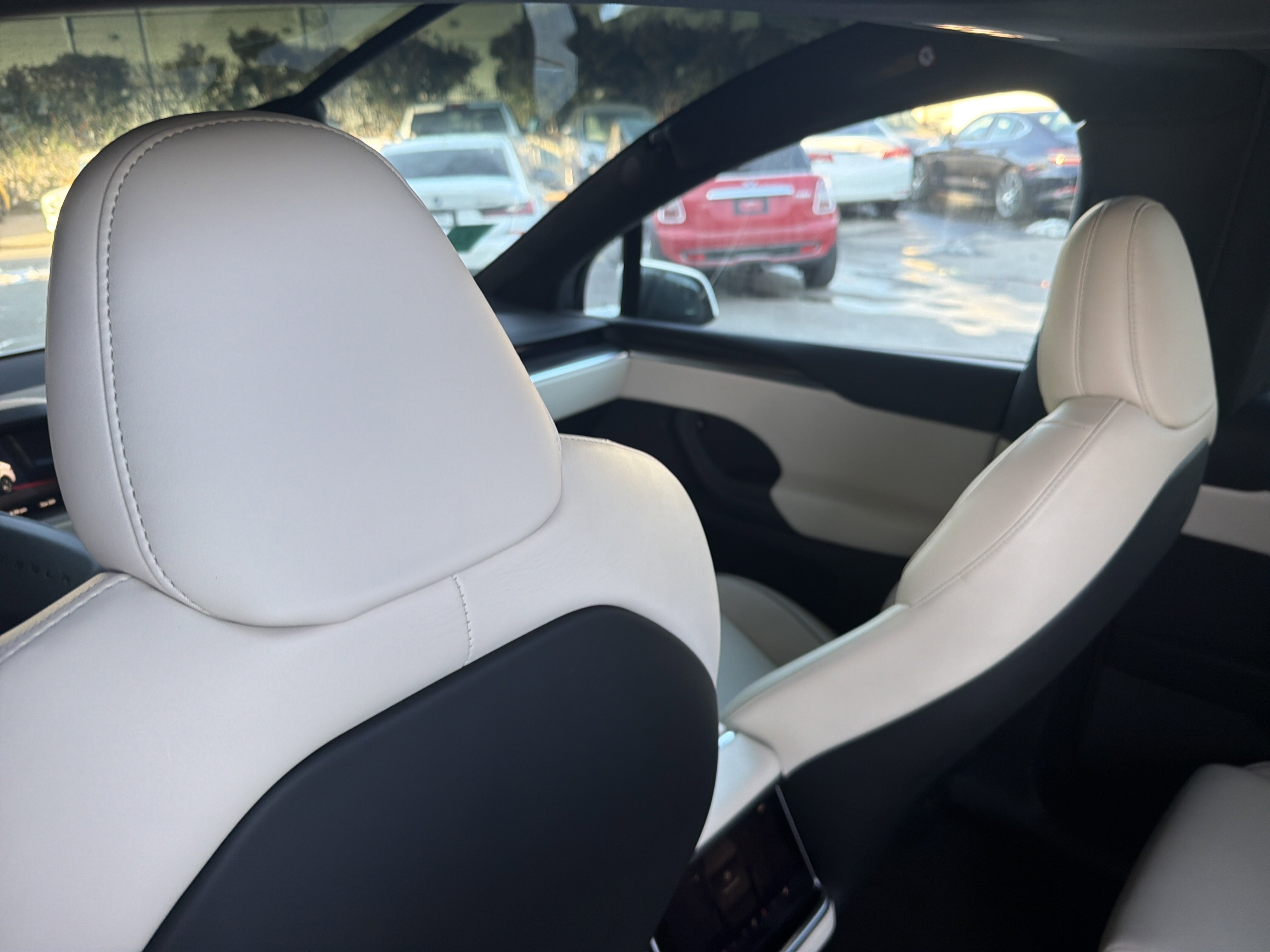 Used 2023 Tesla Model X Plaid image 7