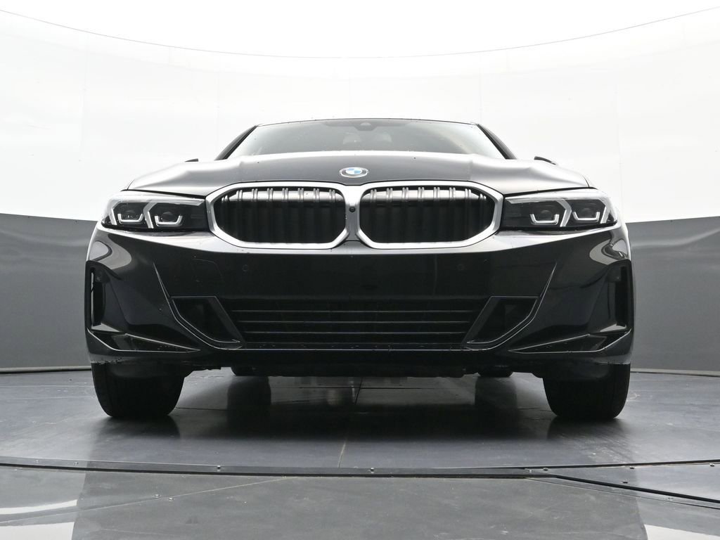 New 2025 BMW 330i xDrive Sedan w/ Convenience Package AWD/4WD image 22