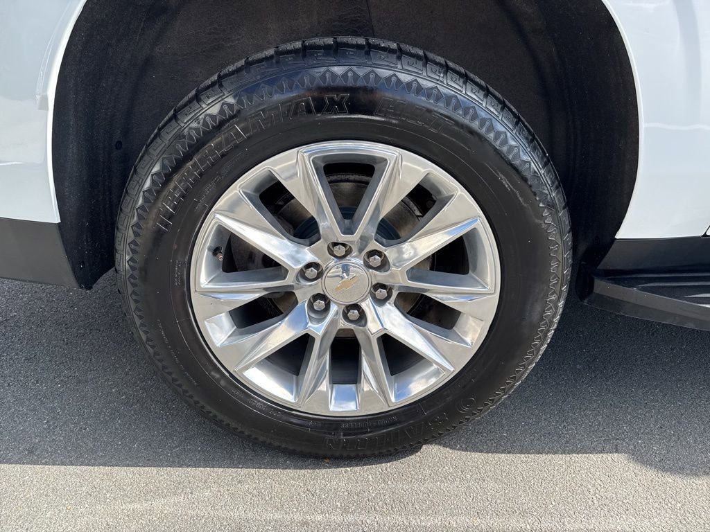 Used 2023 Chevrolet Suburban Premier image 8