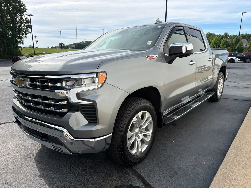 Used 2023 Chevrolet Silverado 1500 LTZ AWD/4WD image 17