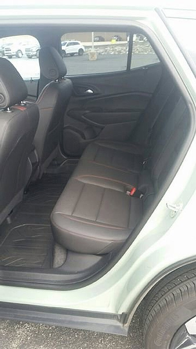 Used 2024 Chevrolet Trax RS w/ Driver Confidence Package FWD image 15
