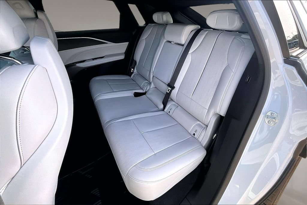 New 2026 Cadillac Lyriq Sport w/ LPO, Floor Liner Package AWD/4WD image 10