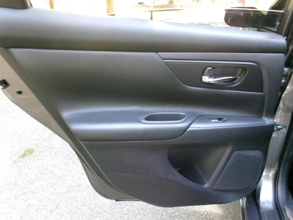 Used 2017 Nissan Altima 2.5 S w/ Power Driver Seat Package FWD image 32