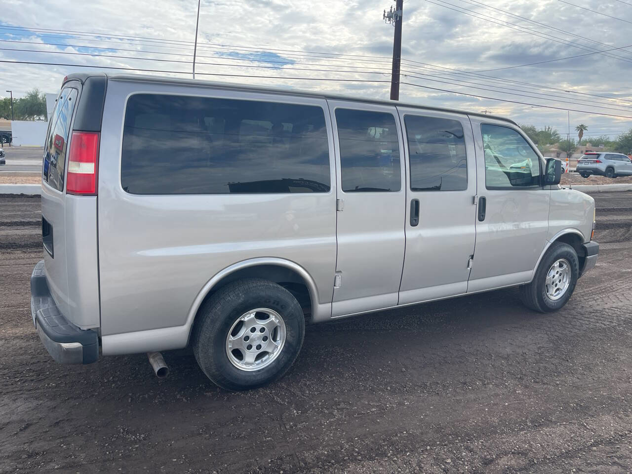 Used 2008 Chevrolet Express 1500 Passenger w/ LT Preferred Equipment Group image 11