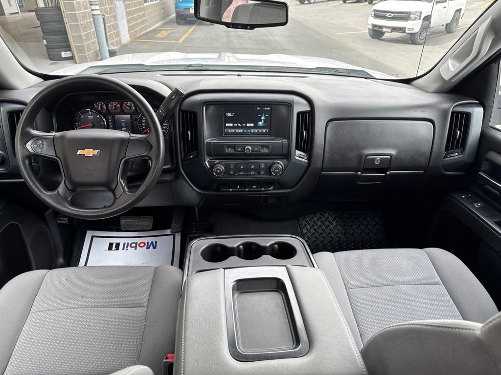 Used 2019 Chevrolet Silverado 1500 Custom w/ Custom Convenience Package AWD/4WD image 11