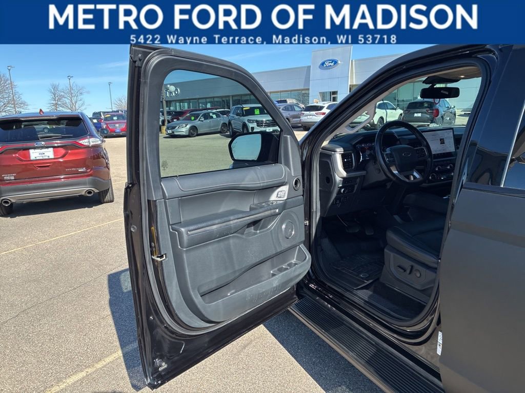 Used 2022 Ford Expedition XLT image 10