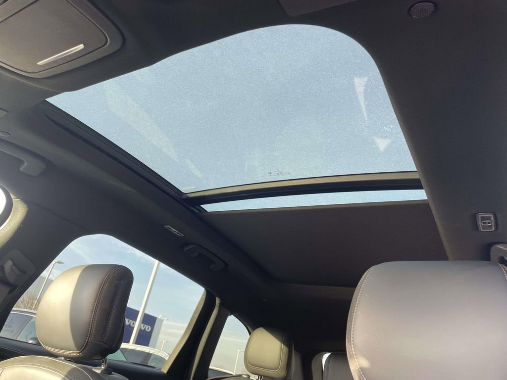 Used 2025 Lincoln Nautilus Reserve image 9