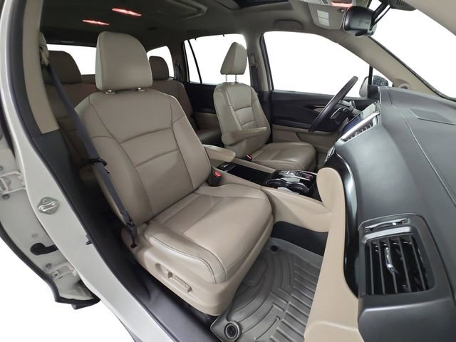 Used 2017 Honda Pilot Touring image 15