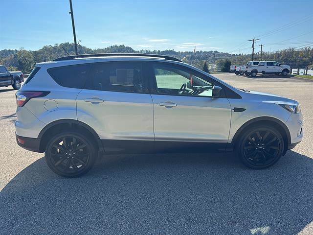 Certified 2018 Ford Escape SE w/ SE Sport Appearance Package AWD/4WD image 5