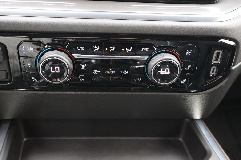 Used 2023 Chevrolet Silverado 1500 High Country w/ High Country Premium Package AWD/4WD image 10