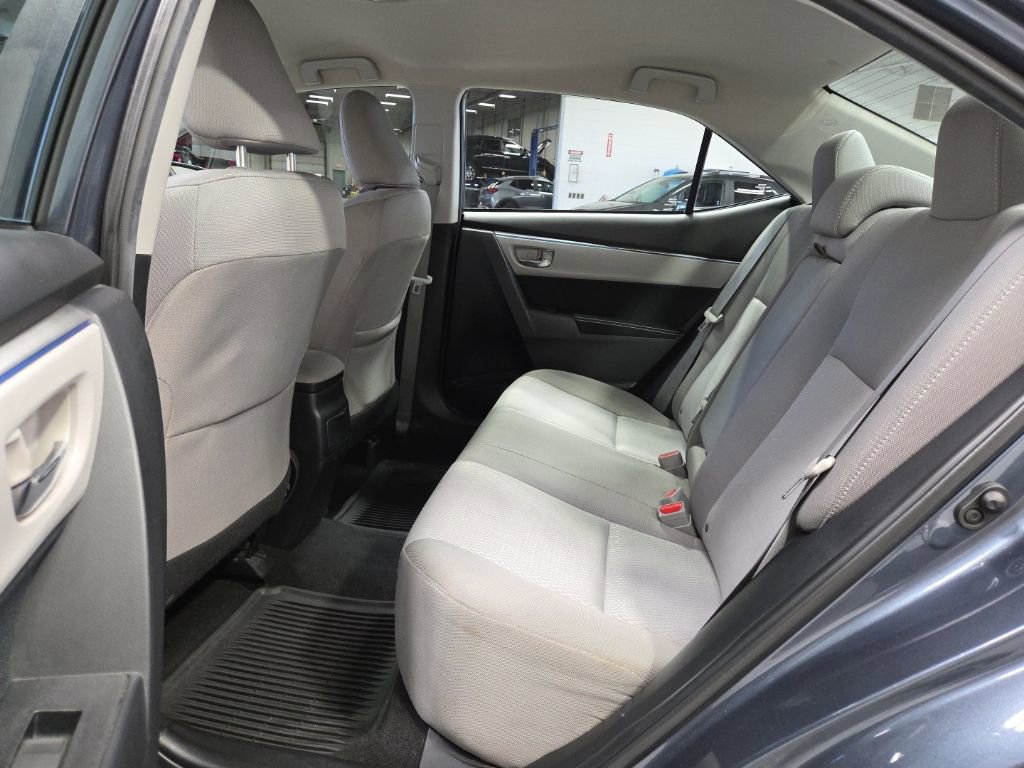Used 2015 Toyota Corolla LE image 29