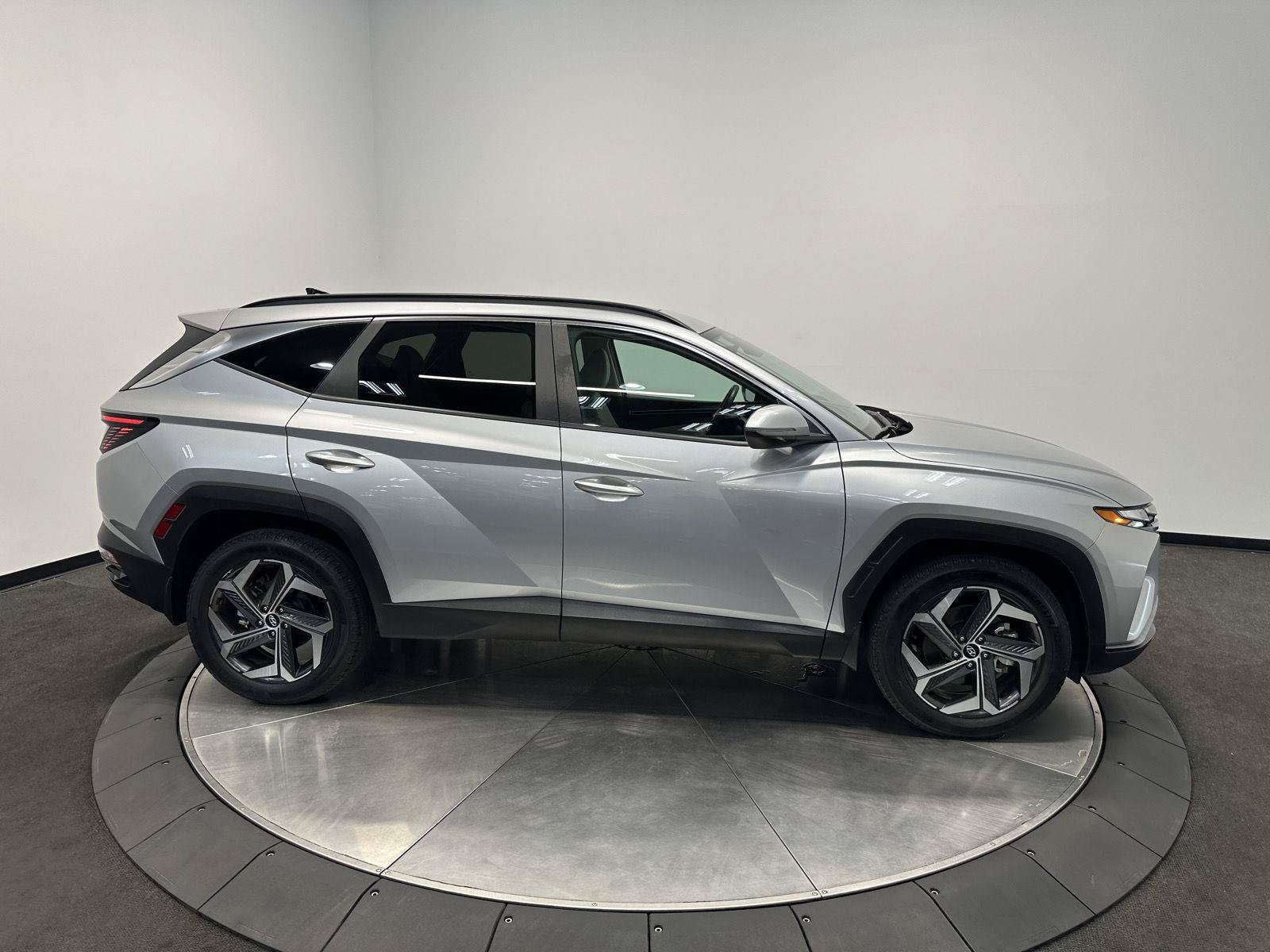 Certified 2024 Hyundai Tucson SEL w/ Convenience Package AWD/4WD image 8