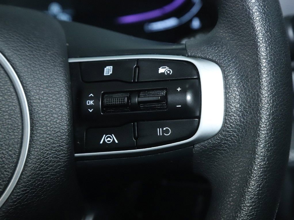 Used 2025 Kia Sportage LX image 23