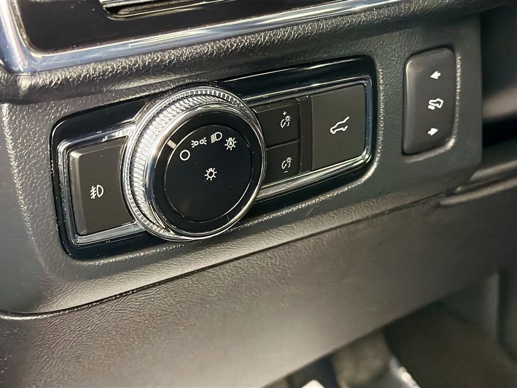 Used 2019 Lincoln Navigator Reserve image 10