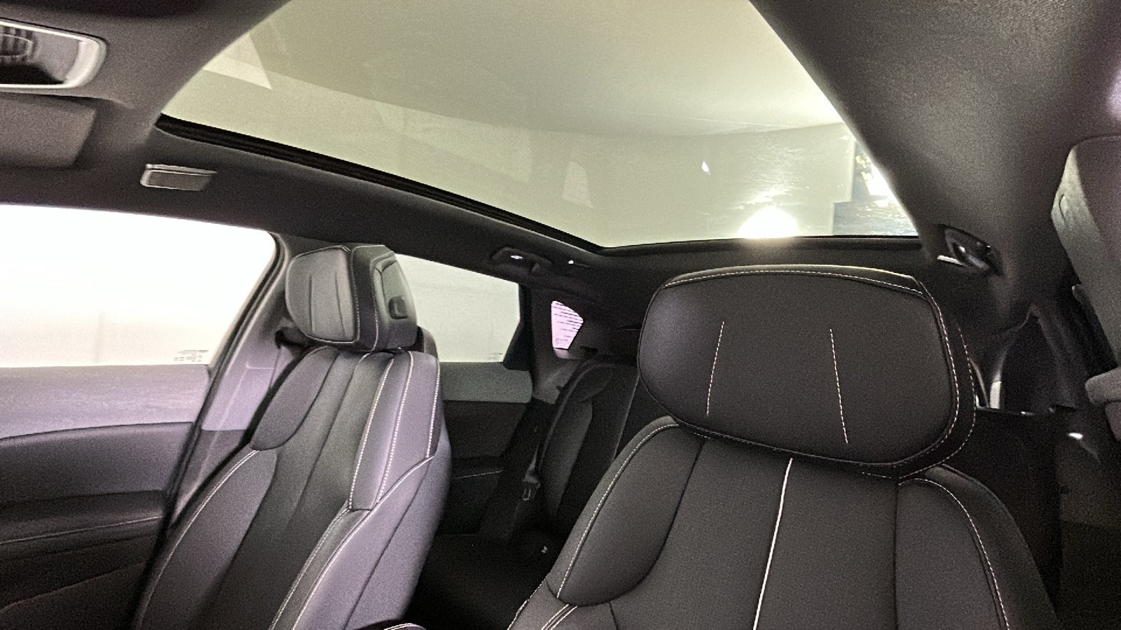 Used 2025 Cadillac Optiq Luxury 2 w/ LPO, Floor Liner Package AWD/4WD image 16