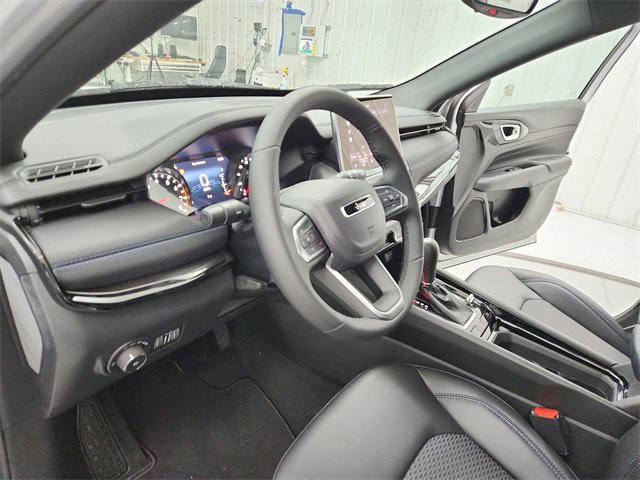 New 2026 Jeep Compass Latitude image 18