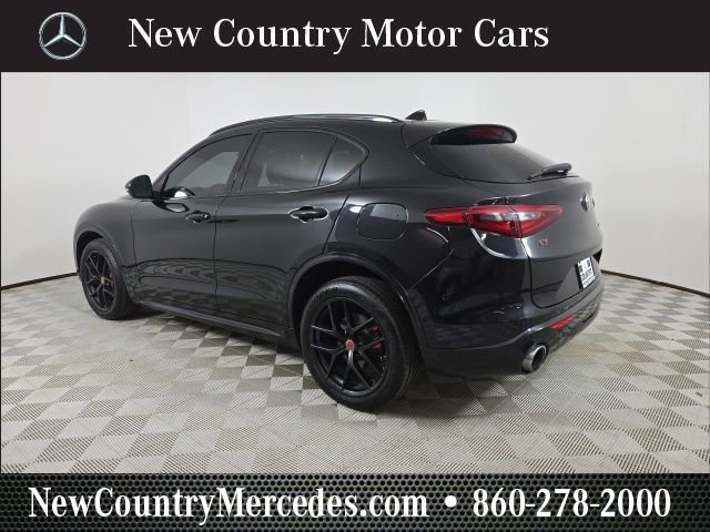 Used 2021 Alfa Romeo Stelvio Ti w/ Nero Edizione image 5