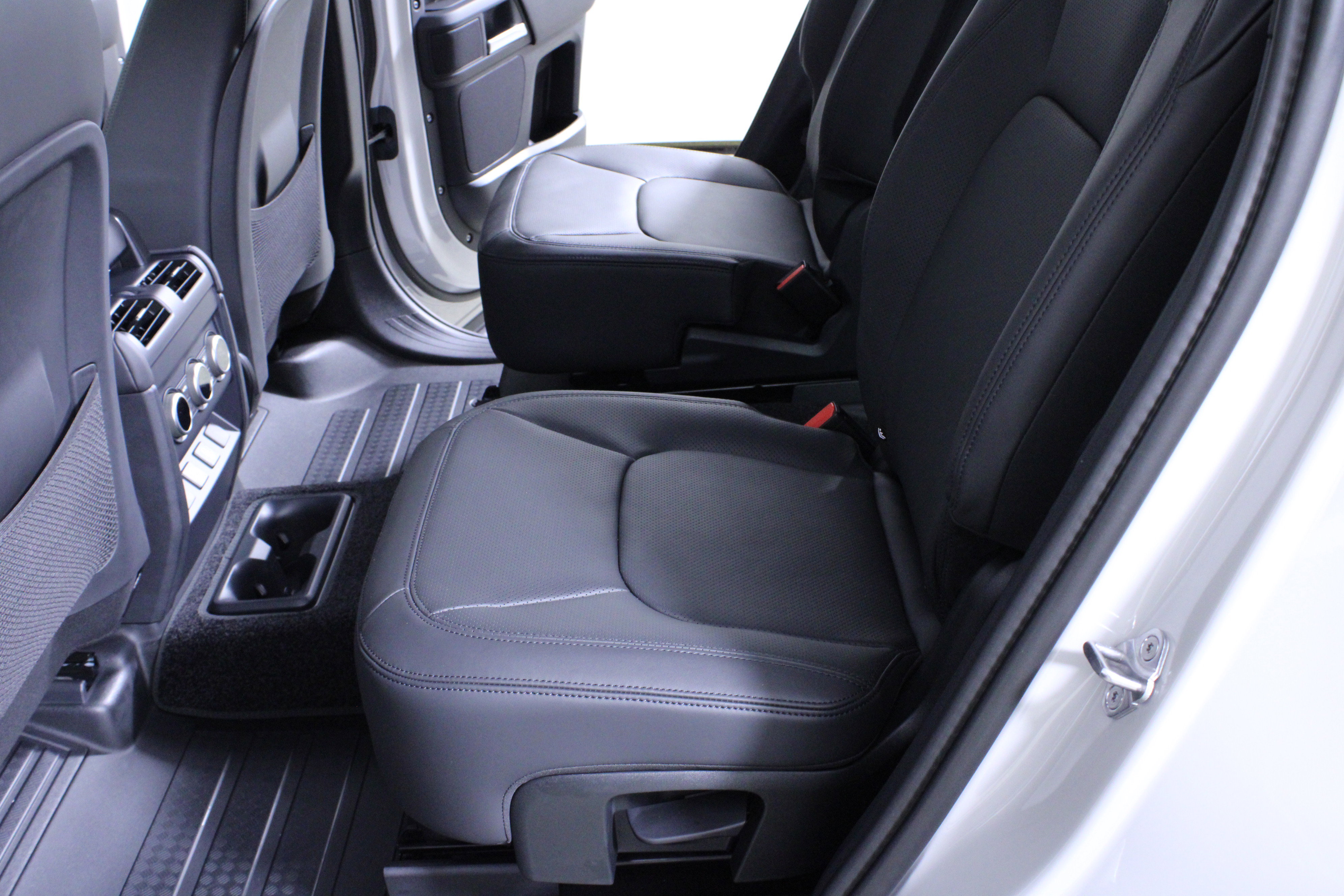 New 2026 Land Rover Defender 130 S image 13