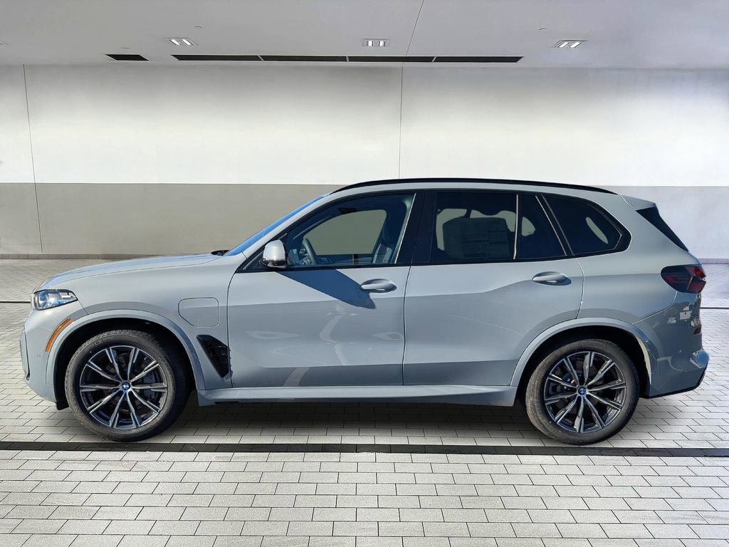 New 2026 BMW X5 xDrive50e w/ M Sport Package image 2