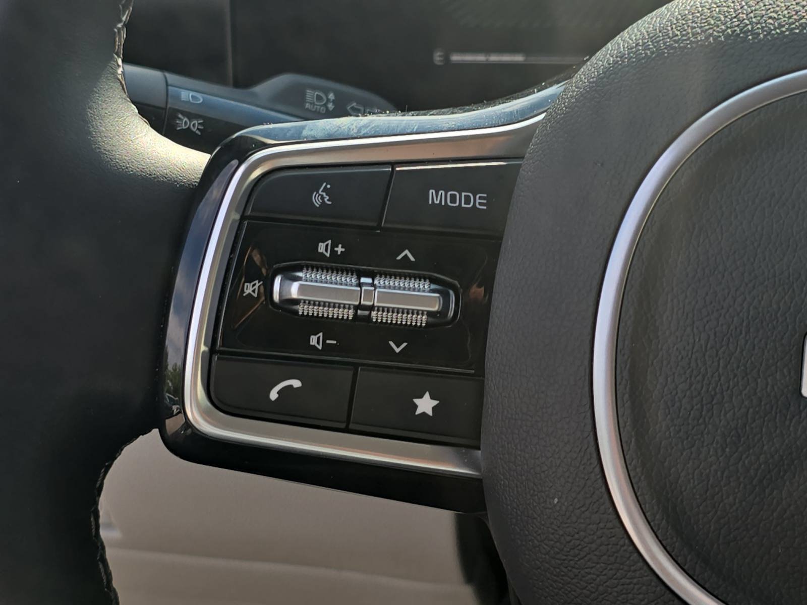 Used 2025 Kia Sorento S w/ Panoramic Sunroof Package FWD image 17