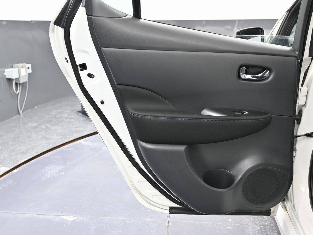Used 2023 Nissan Leaf S image 36