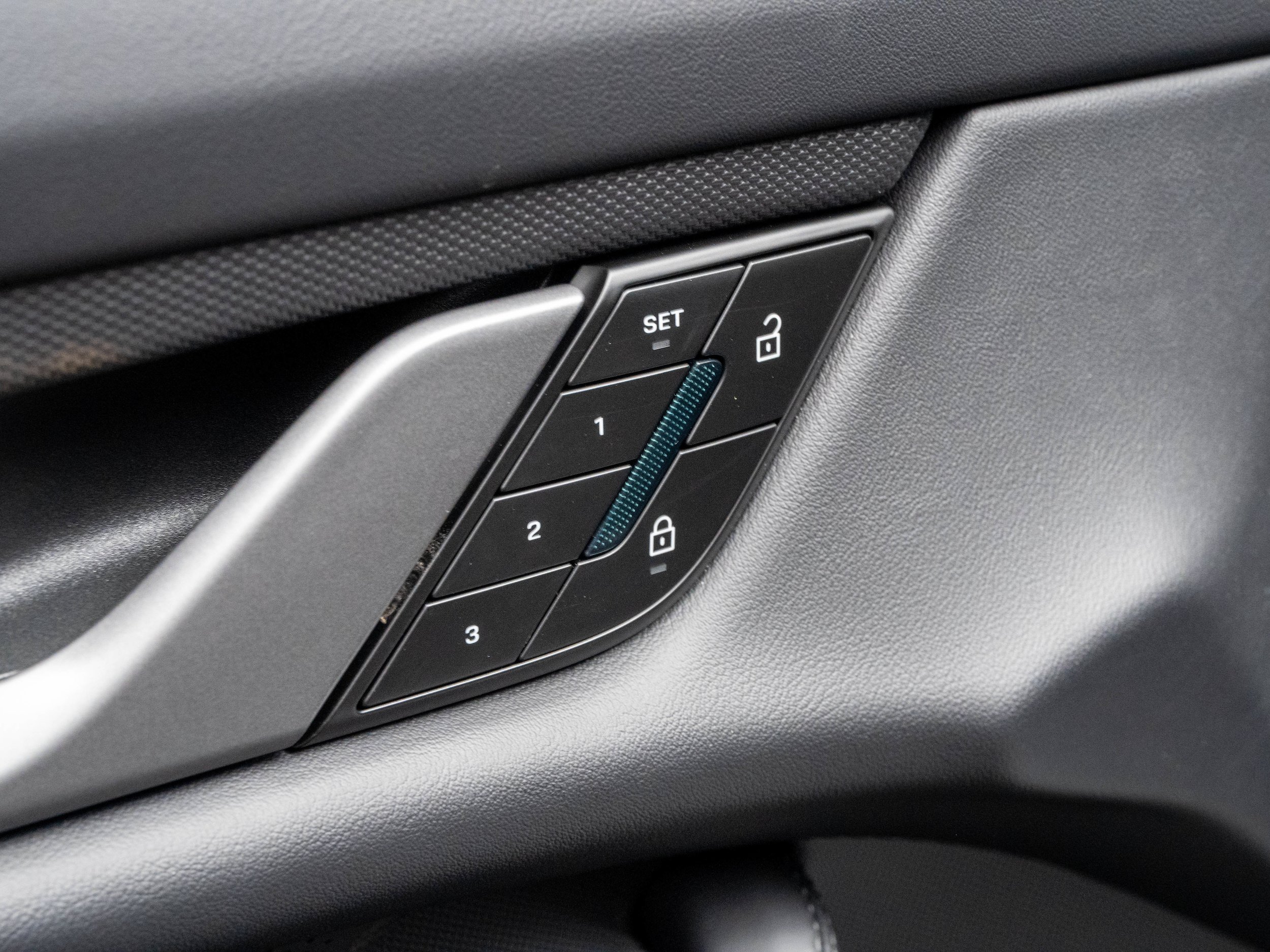 New 2026 Porsche Taycan 4S AWD/4WD image 26