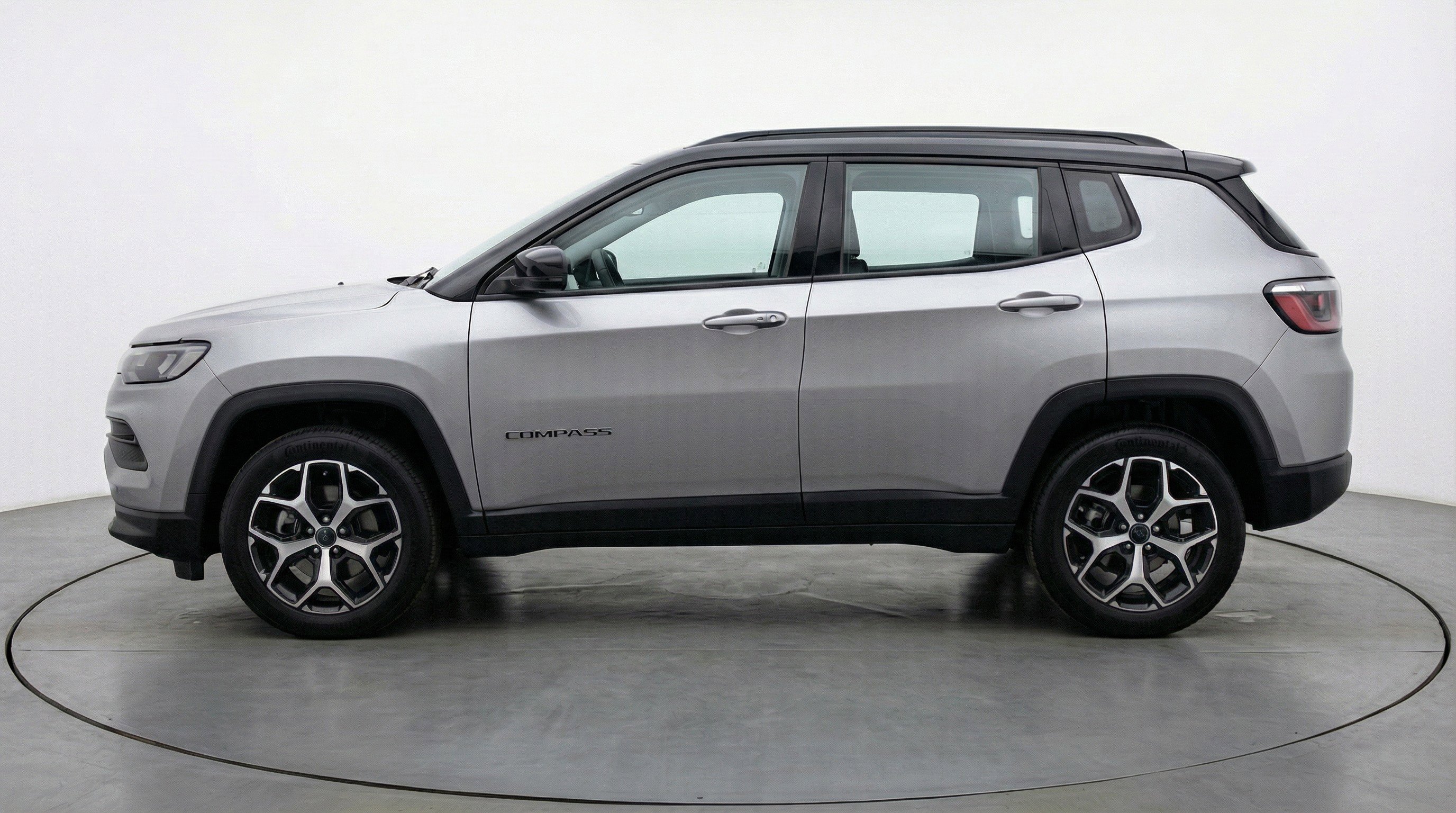 Used 2025 Jeep Compass Limited AWD/4WD image 5