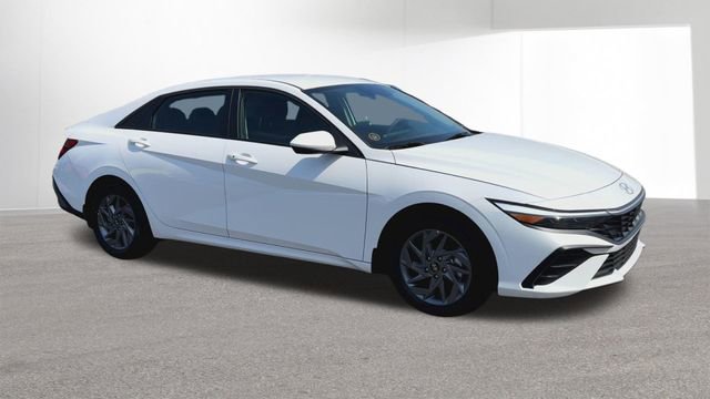Used 2025 Hyundai Elantra Hybrid FWD image 88