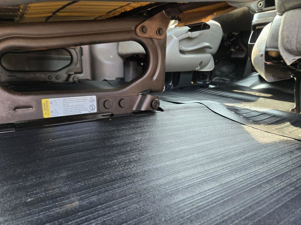 Used 2006 GMC Savana 1500 Passenger RWD image 40