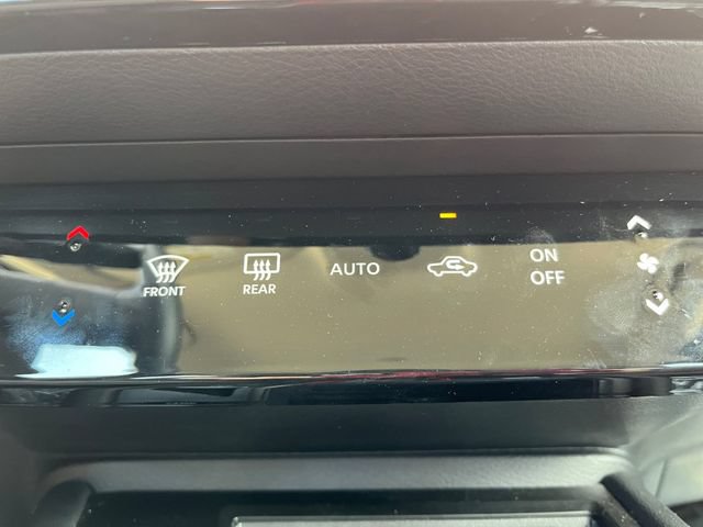 Used 2025 Nissan Kicks SR AWD/4WD image 4