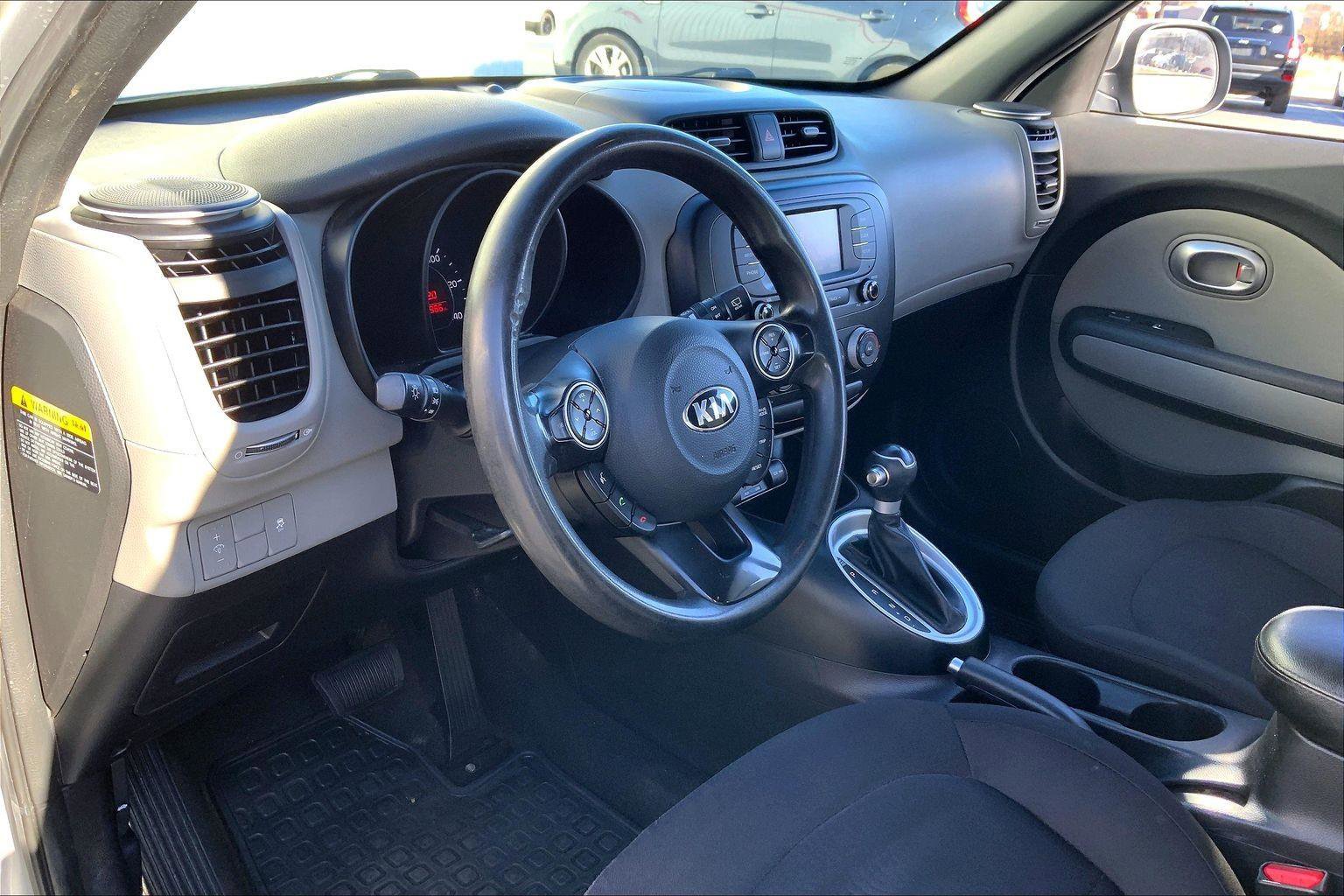 Used 2019 Kia Soul image 11