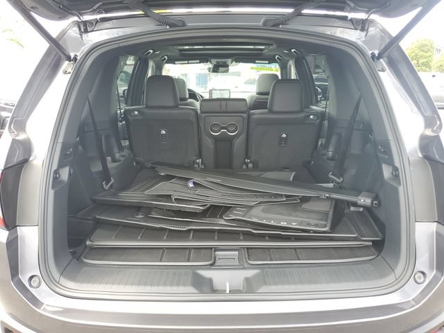 Certified 2025 Honda Pilot Black Edition image 9