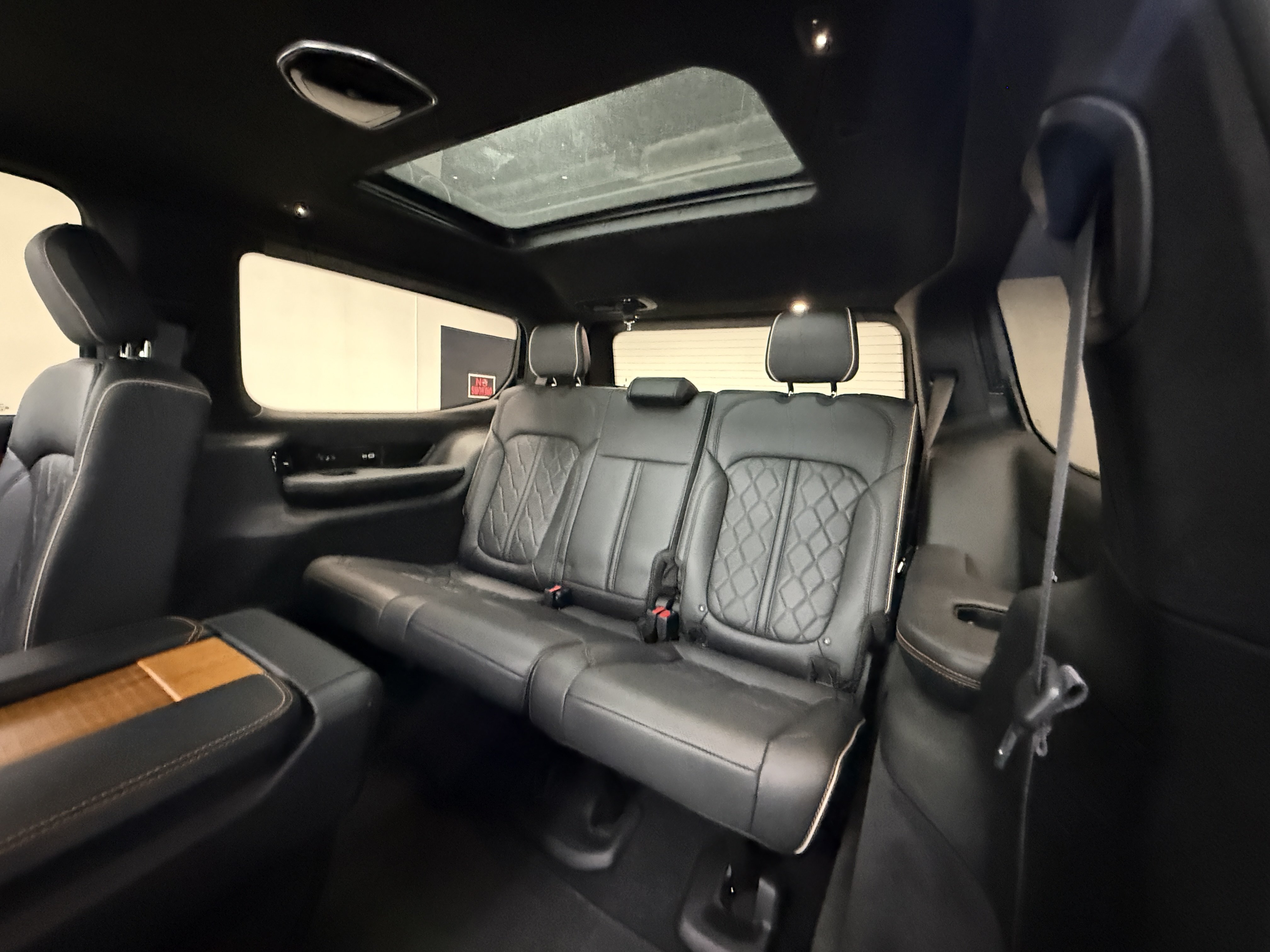 Used 2022 Jeep Grand Wagoneer Series III w/ Rear-Seat Entertainment Group AWD/4WD image 24