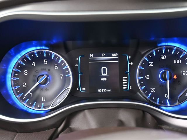 Used 2017 Chrysler Pacifica Touring w/ Tire & Wheel Group image 9