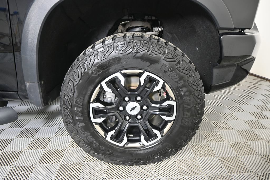 Used 2022 Chevrolet Silverado 1500 ZR2 w/ Technology Package AWD/4WD image 12