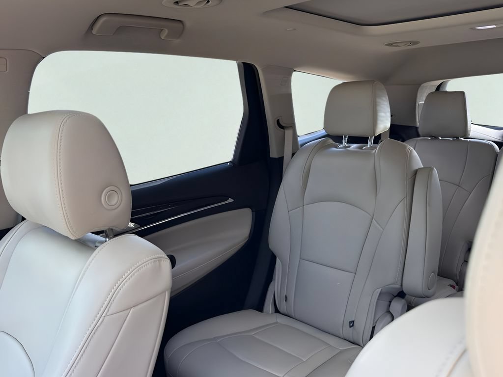 Used 2019 Buick Enclave Premium w/ Experience Buick Package FWD image 11
