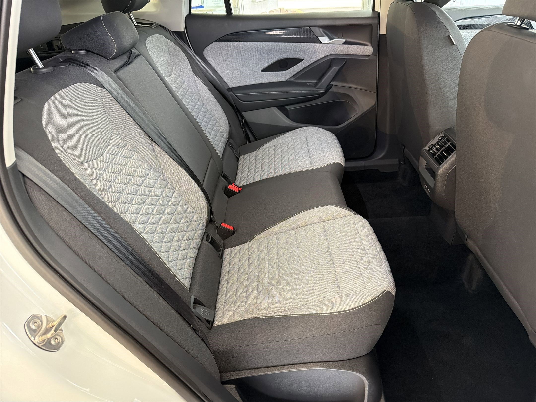 Used 2025 Volkswagen Tiguan S image 28