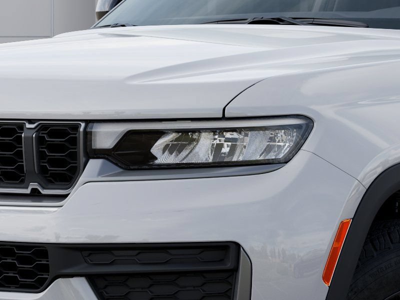 New 2026 Jeep Grand Cherokee Altitude RWD image 10