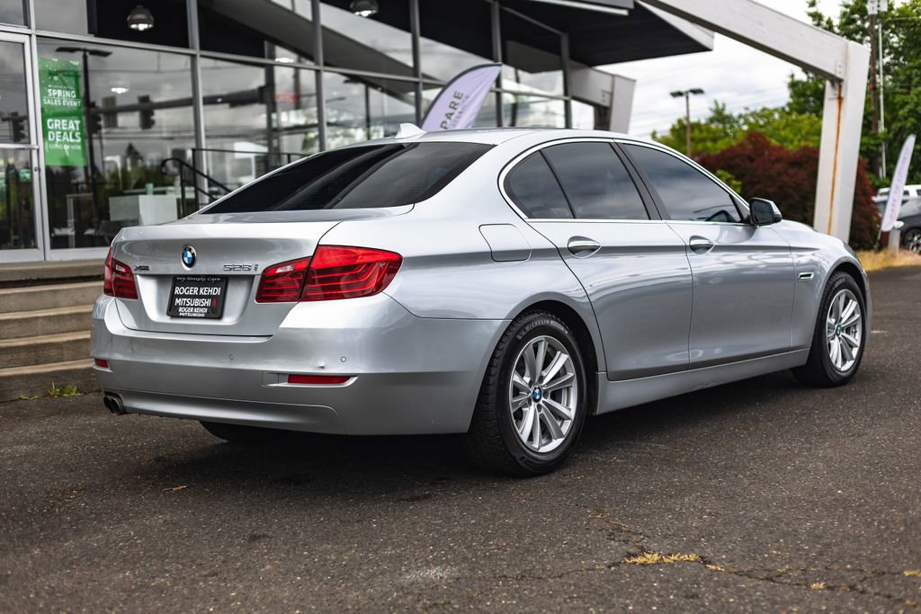 Used 2015 BMW 528i xDrive Sedan AWD/4WD image 8