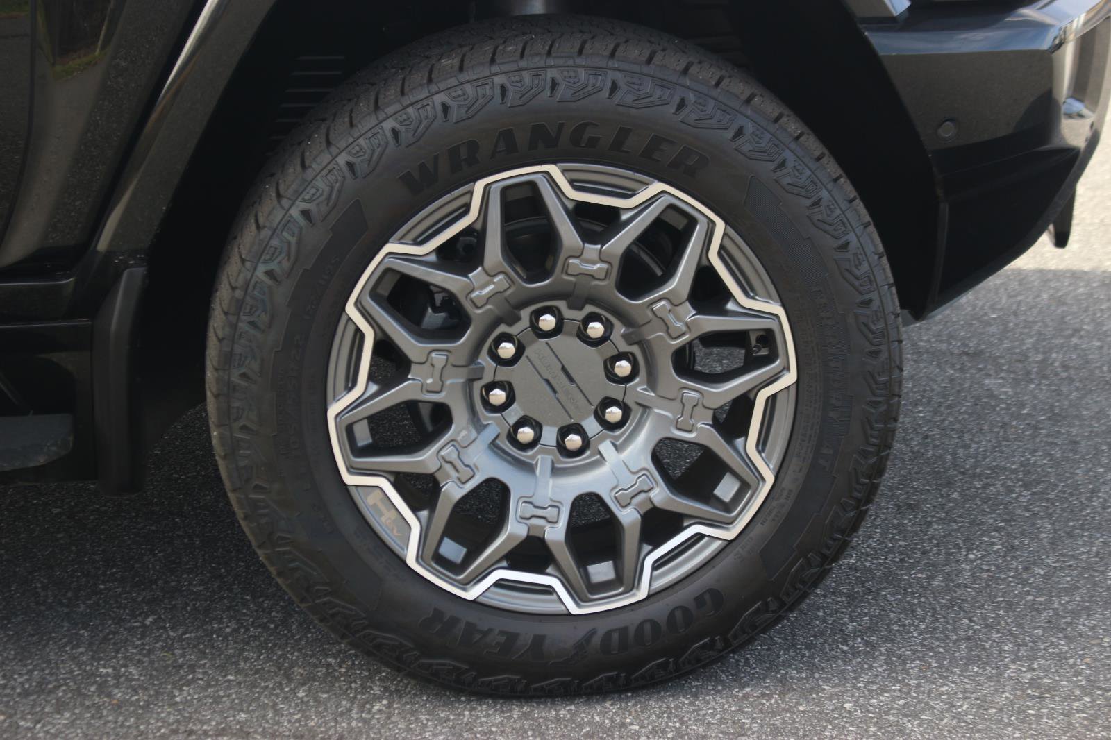 New 2025 GMC Hummer EV 3X image 9