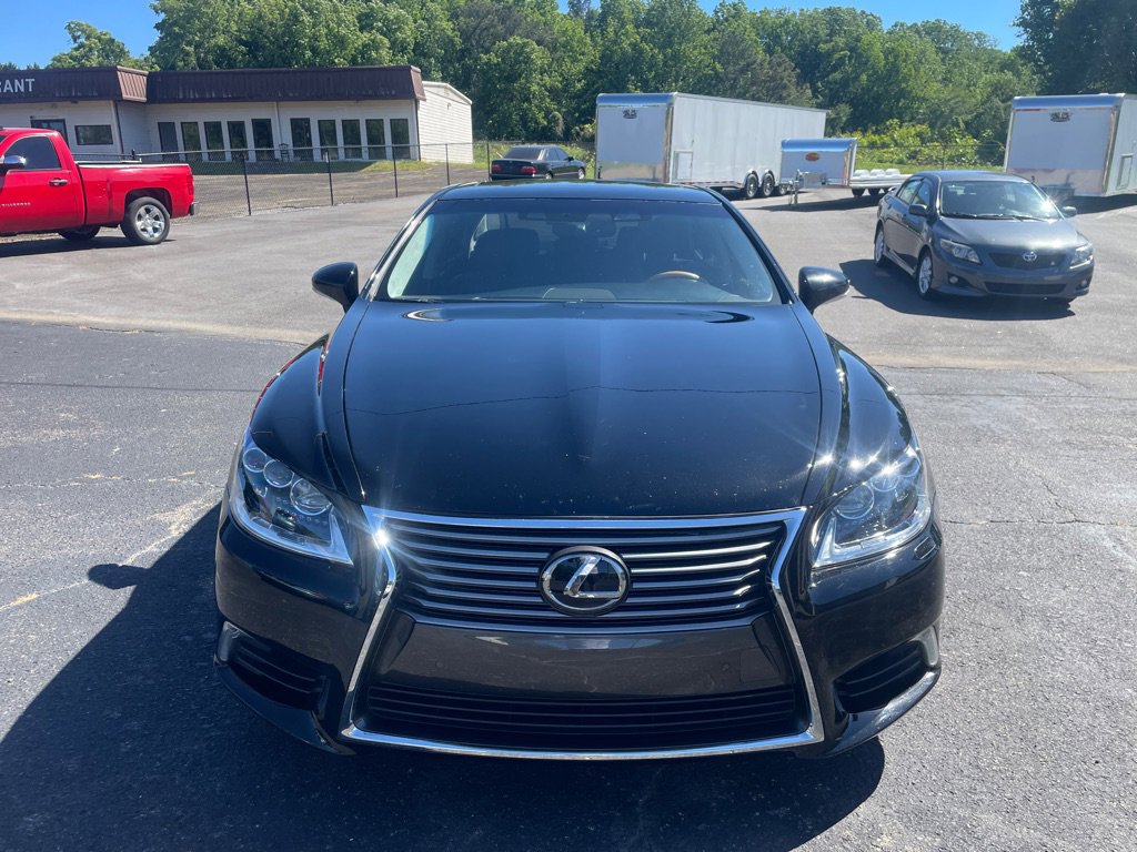 Used 2015 Lexus LS 460 L w/ Ultra Luxury Package RWD image 9