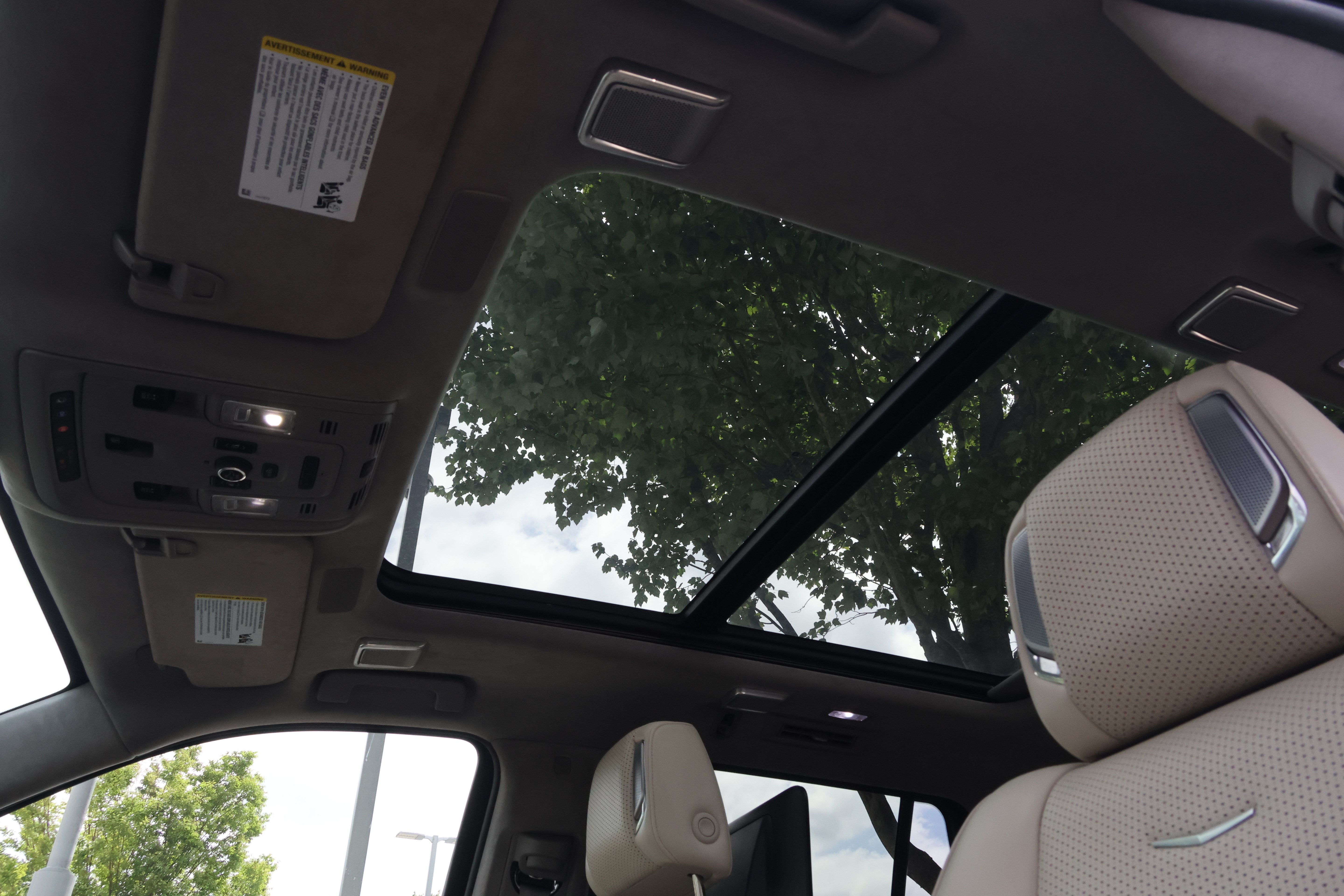 Used 2021 Cadillac Escalade Premium Luxury Platinum w/ Heavy-Duty Trailer Package AWD/4WD image 32
