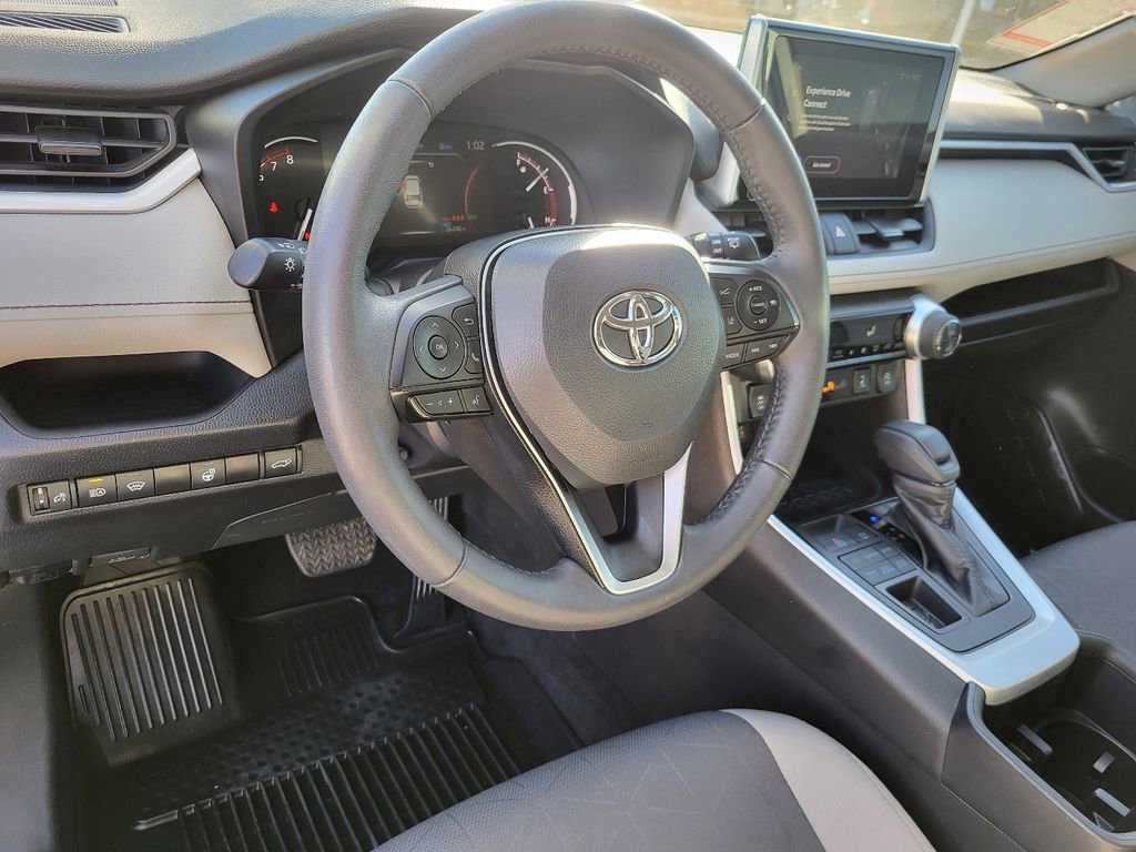 Used 2024 Toyota RAV4 XLE image 19