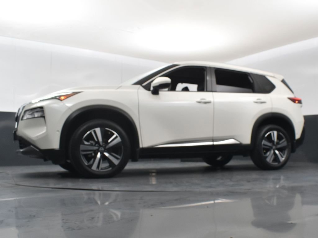 Used 2023 Nissan Rogue SL w/ SL Premium Package image 40