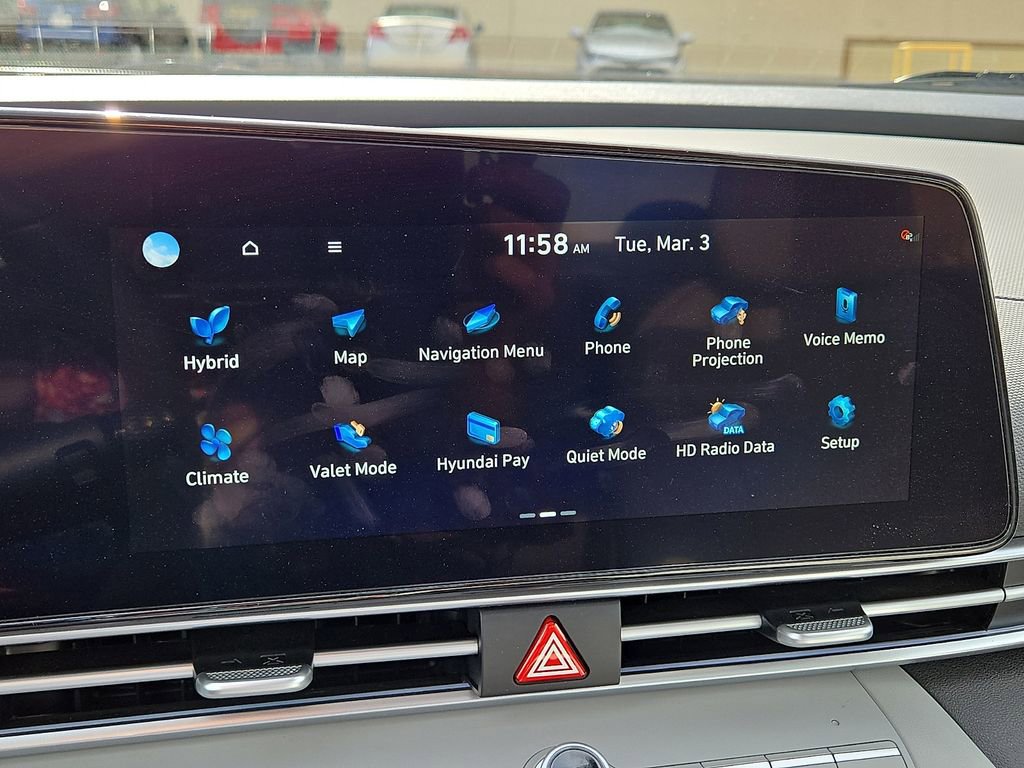 Used 2025 Hyundai Elantra Limited image 26