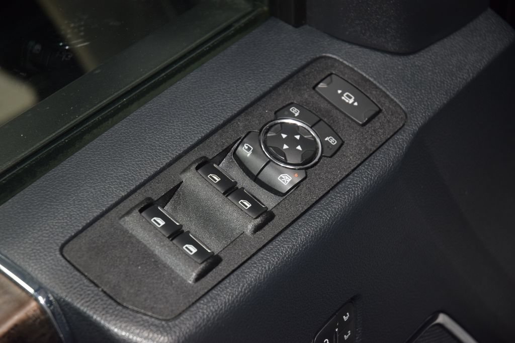 Used 2022 Ford F250 Lariat w/ Black Appearance Package AWD/4WD image 55