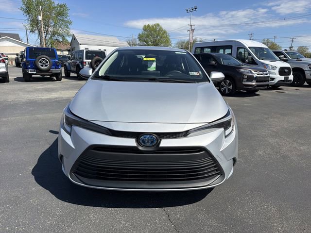 Used 2025 Toyota Corolla LE FWD image 11