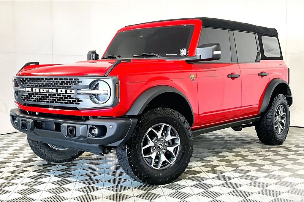 Used 2023 Ford Bronco Badlands image 2